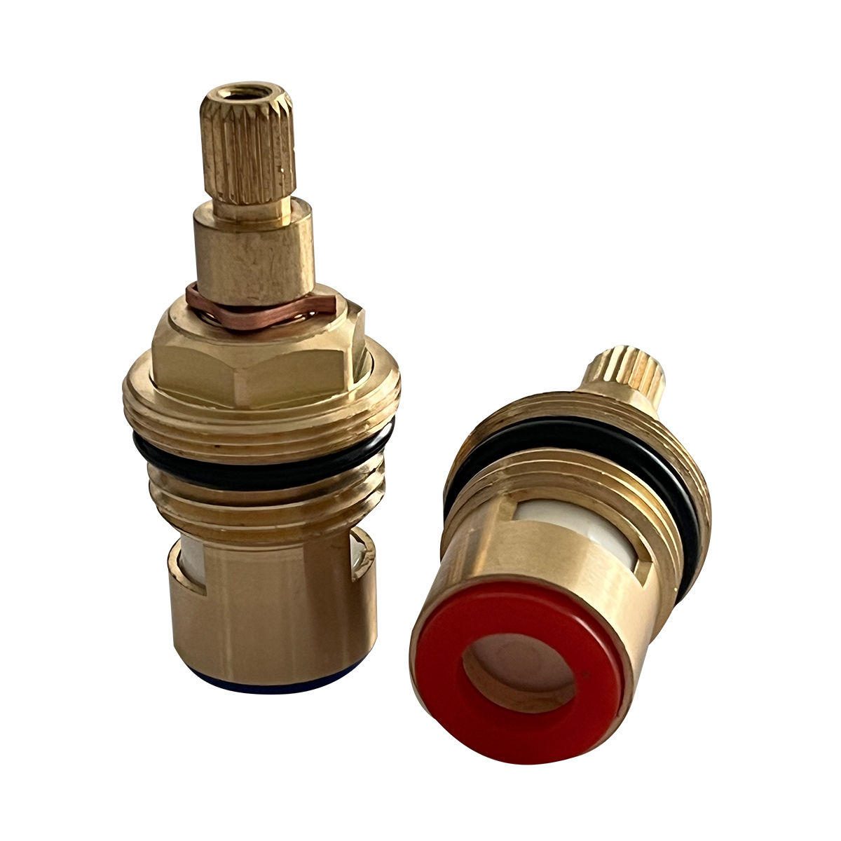 Кран-букса с керамическими прокладками, поворот 180 гр., горячая, блистер. LEMARK